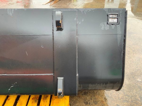 UNUSED STRICKLAND JCB TELEPORTER BUCKET. 360985860
