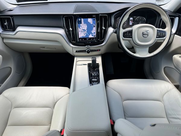 Volvo XC60 B4 2.0D Momentum *NewModel 360989279