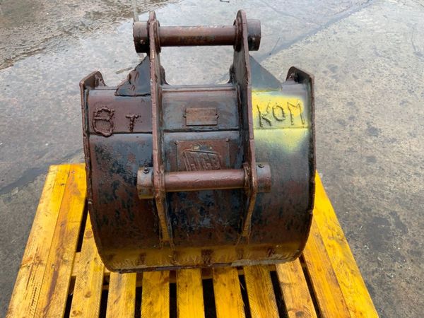 36" DIGGING BUCKET...........45mm PINS.......KOM. 360980534