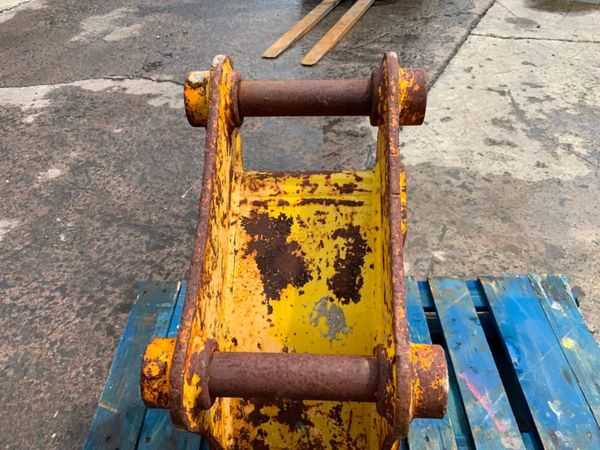 12" DIGGING BUCKET....45mm PINS.......1212t 360994180
