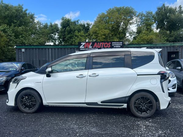 17 Toyota Sienta 1.5 Hybrid  Reverse Camera 361006717