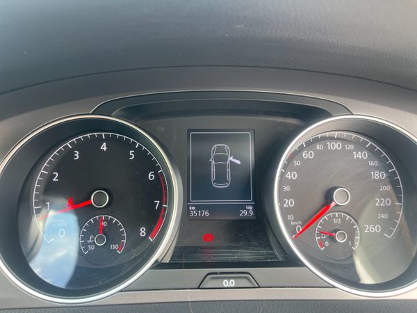 VOLKSWAGEN GOLF 2016, 1.2 TSI 5DR AUTOMATIC LOW KM 361007527