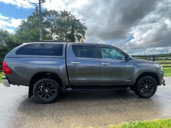 191 Toyota Hilux Invincible Spotless***** 361070899