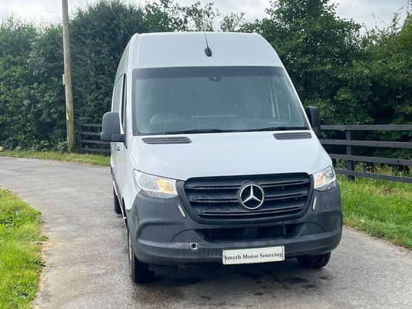 211 Mercedes Benz Sprinter LWB High Roof 361073175