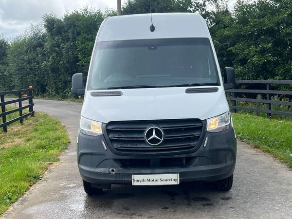 211 Mercedes Benz Sprinter LWB High Roof 361073177