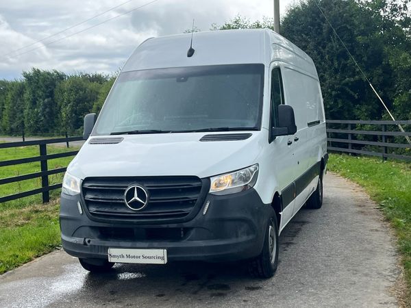 211 Mercedes Benz Sprinter LWB High Roof 361073178