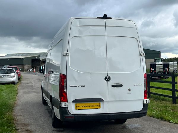 211 Mercedes Benz Sprinter LWB High Roof 361073184