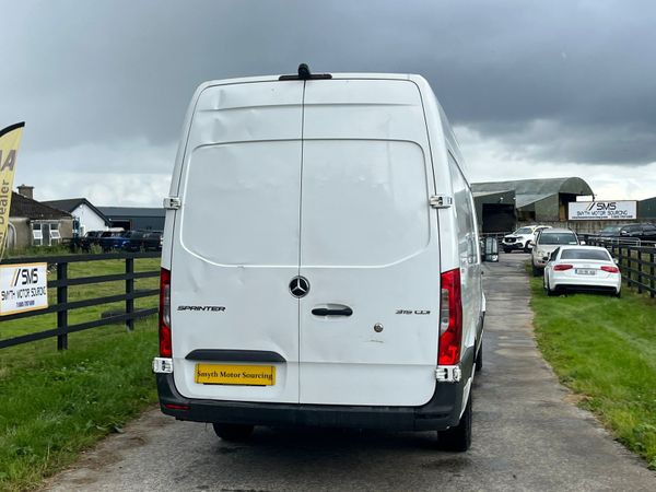 211 Mercedes Benz Sprinter LWB High Roof 361073185