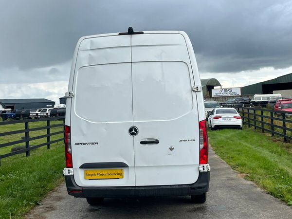 211 Mercedes Benz Sprinter LWB High Roof 361073186