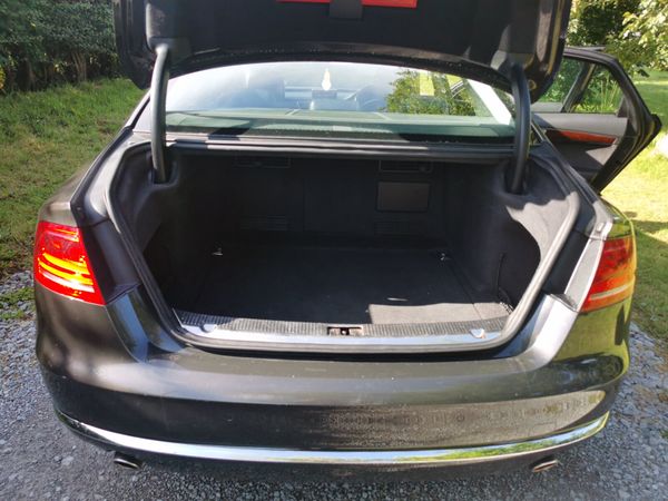 Audi A8 2011 3. 0 TDI AUTO LOW TAX BRAKE 361092012