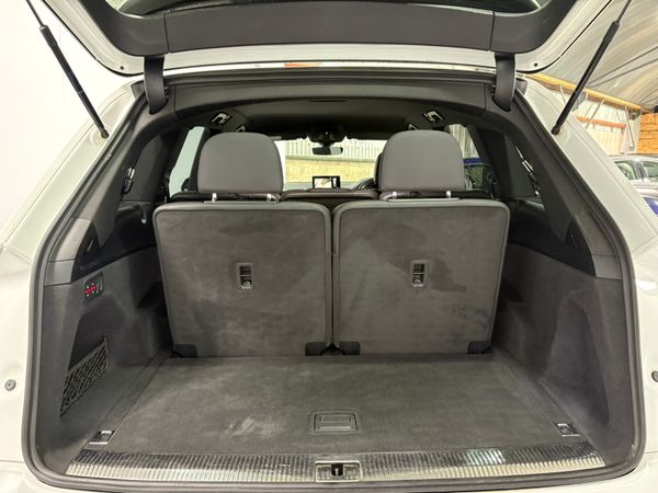 18 Audi Q7 S-Line 3.0 TDi Quattro 7 Seats 361147564