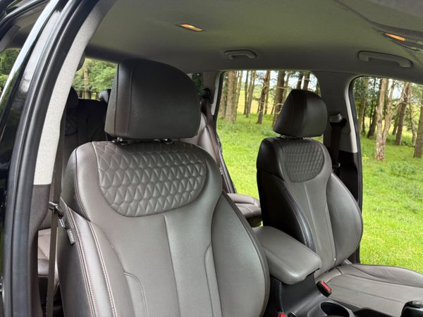 Hyundai Santa Fe 2020 4X4 7 Seat 361182562