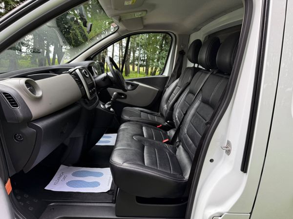 Renault Trafic 2019 SL27 Low KM 361183445