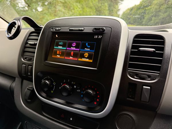 Renault Trafic 2019 SL27 Low KM 361183446