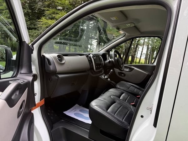 Renault Trafic 2019 SL27 Low KM 361183447