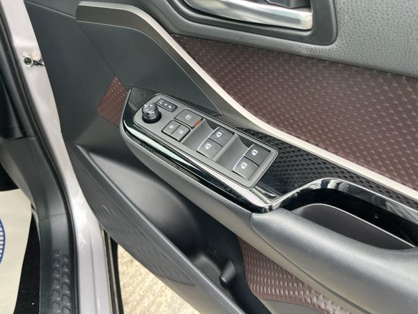 TOYOTA C-HR 2018, 1.8 HYBRID AUTO HIGH SPEC 361247466