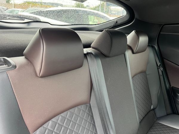 TOYOTA C-HR 2018, 1.8 HYBRID AUTO HIGH SPEC 361247470