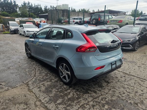 2017 Volvo V40 Automatic T4 LUX 361243439