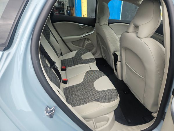 2017 Volvo V40 Automatic T4 LUX 361243446