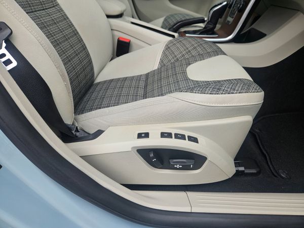 2017 Volvo V40 Automatic T4 LUX 361243449