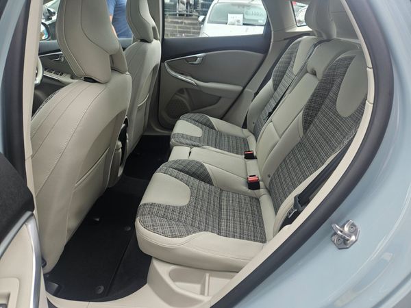2017 Volvo V40 Automatic T4 LUX 361243456