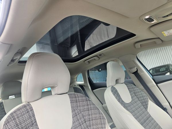 2017 Volvo V40 Automatic T4 LUX 361243459