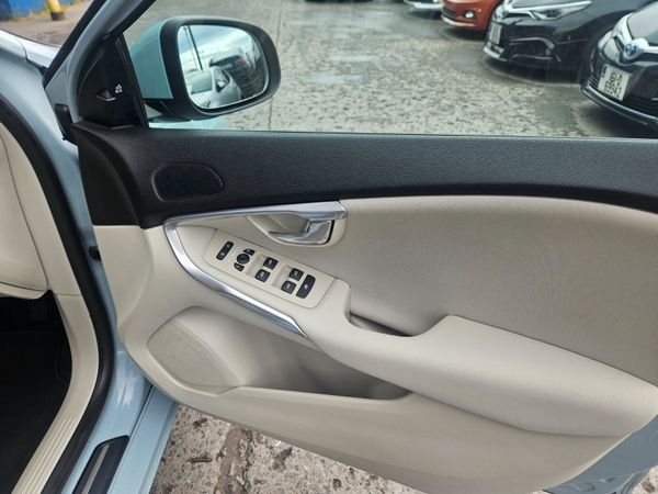 2017 Volvo V40 Automatic T4 LUX 361243451
