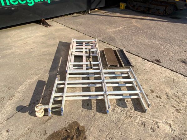 ALUMINIUM FOLDING ACCESS PLATFORM. 361268561