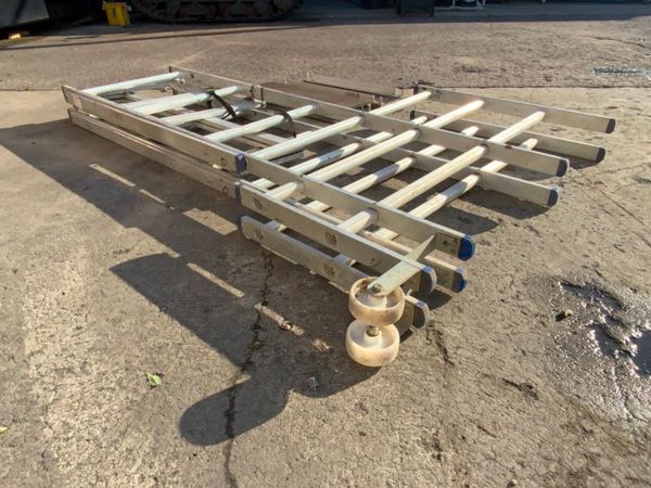 ALUMINIUM FOLDING ACCESS PLATFORM. 361268563
