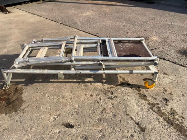 POP UP ALUMINIUM ACCESS PLATFORM..... 361268636