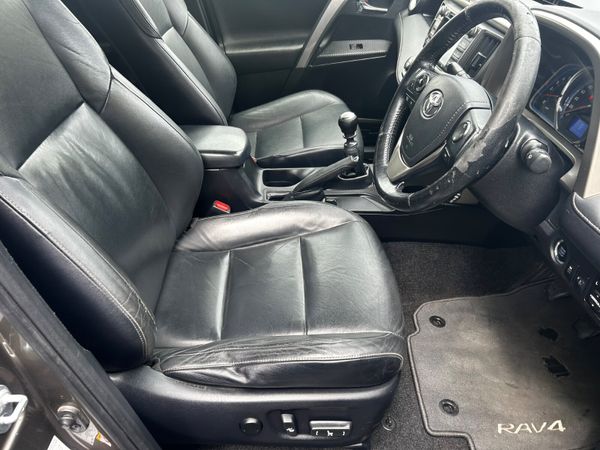 2015 TOYOTA RAV 4 2.0D4D SOL TOP SPEC 361301079