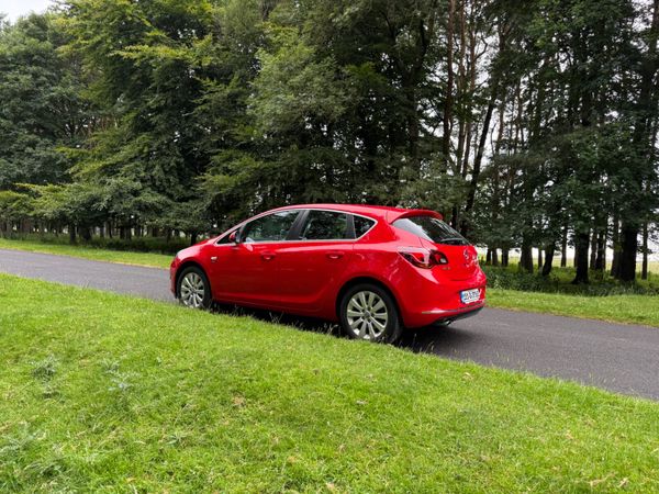 Opel Astra 2015 Diesel Automatic 361311161
