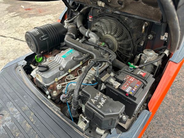 2015 TOYOTA 1.5 TON DIESEL FORKLIFT ... 1,900 hrs 361375300