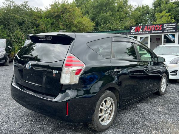 19 Toyota Prius Alpha Hybrid 361373258