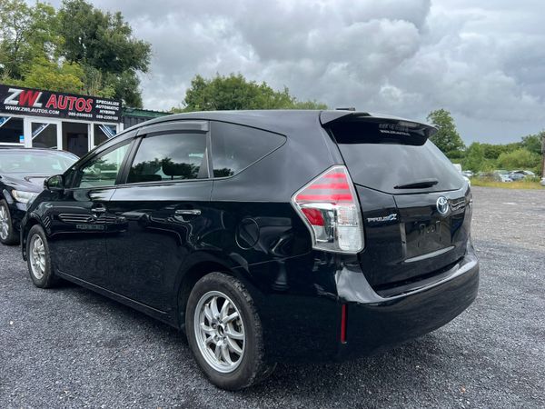 19 Toyota Prius Alpha Hybrid 361373252