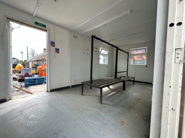32 x 10 site office drying changing room cabin .. 361389549