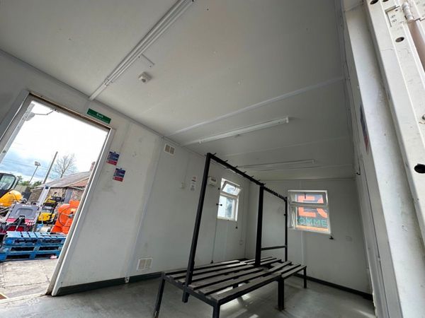 32 x 10 site office drying changing room cabin .. 361389550