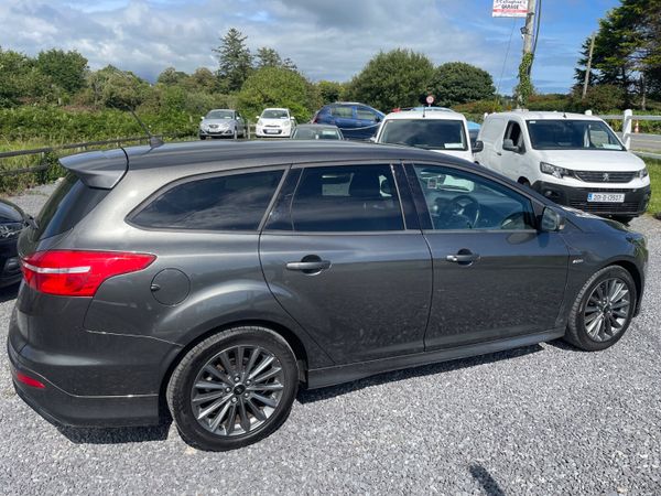 Ford Focus 2018 st estate 361425525
