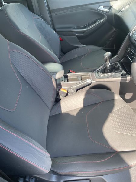 Ford Focus 2018 st estate 361425529