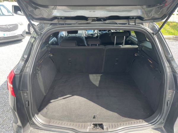 Ford Focus 2018 st estate 361425522