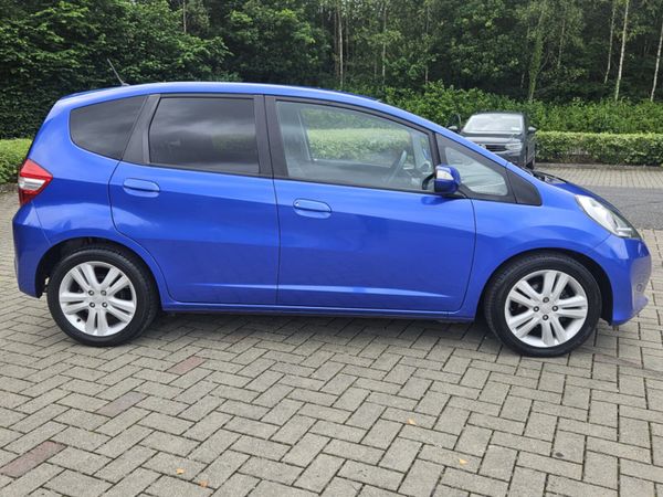 Honda Jazz PETROL MANUAL  * HIGH SPEC * NEW NCT *S 361445412