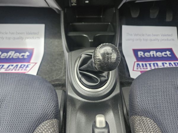 Honda Jazz PETROL MANUAL  * HIGH SPEC * NEW NCT *S 361445429