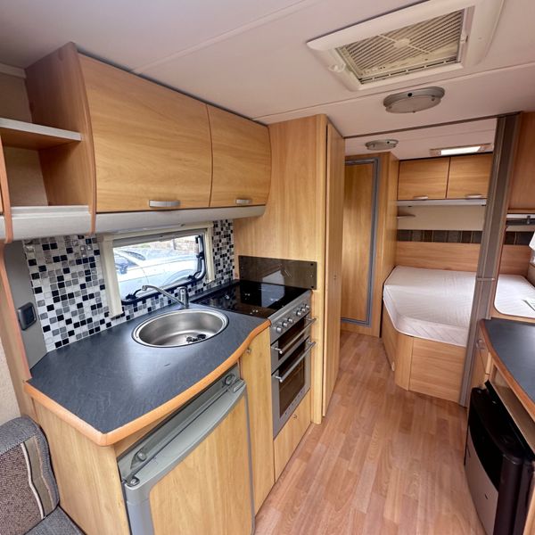 ✨STERLING EUROPA 4 BERTH FIXED BED✨ 361454655