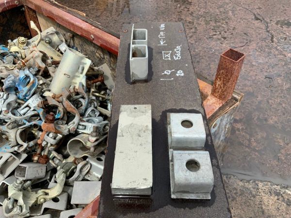 GALVANISED SCAFFOLDING  BRACKETS & CLAMPS. 361453168