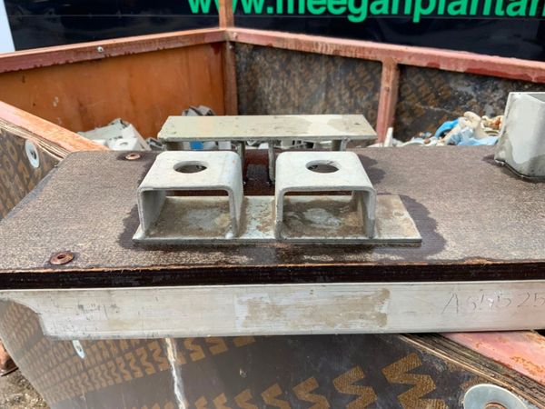 GALVANISED SCAFFOLDING  BRACKETS & CLAMPS. 361453169