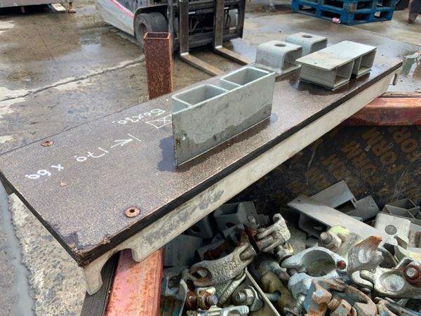GALVANISED SCAFFOLDING  BRACKETS & CLAMPS. 361453161
