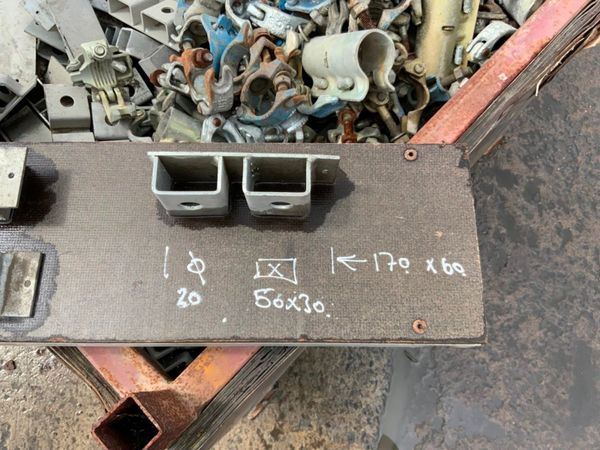 GALVANISED SCAFFOLDING  BRACKETS & CLAMPS. 361453171