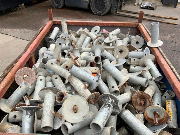 GALVANISED BOLT DOWN HANDRAIL BRACKETS. 361453498