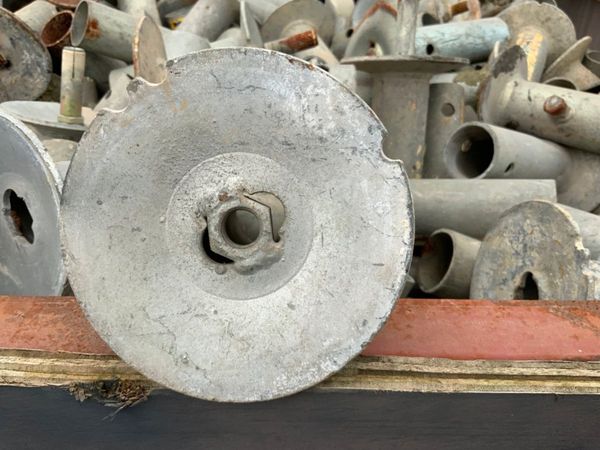 GALVANISED BOLT DOWN HANDRAIL BRACKETS. 361453503