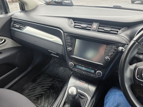 Toyota Avensis 2015 361664957